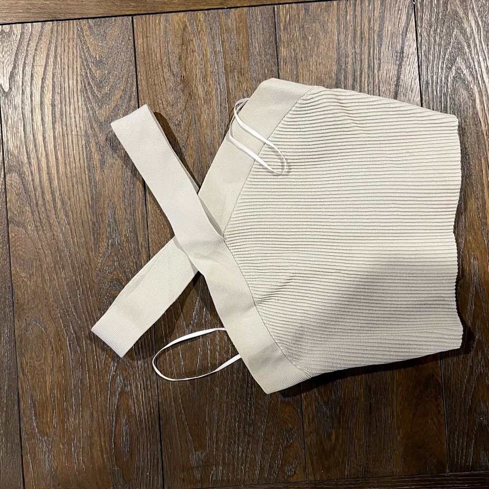 Aritzia Babaton Cream Ribbed top